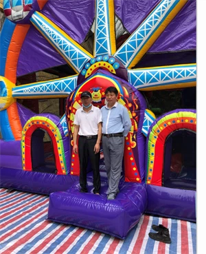Standard wykonania fabrycznego Ace Inflatables jest surowy